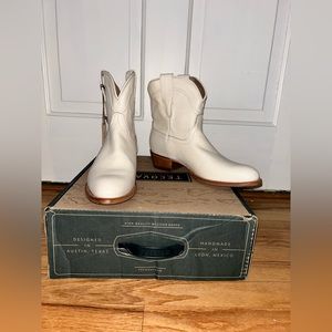 NWT Tecovas penny style